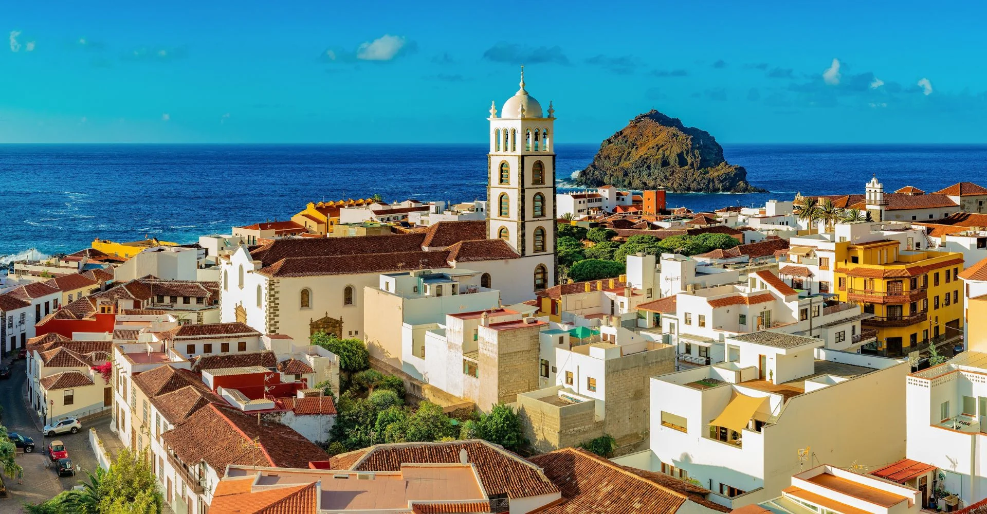 Plaza-Garachico-Teneryfa-Wyspy-Kanaryjskie-©-Shutterstock