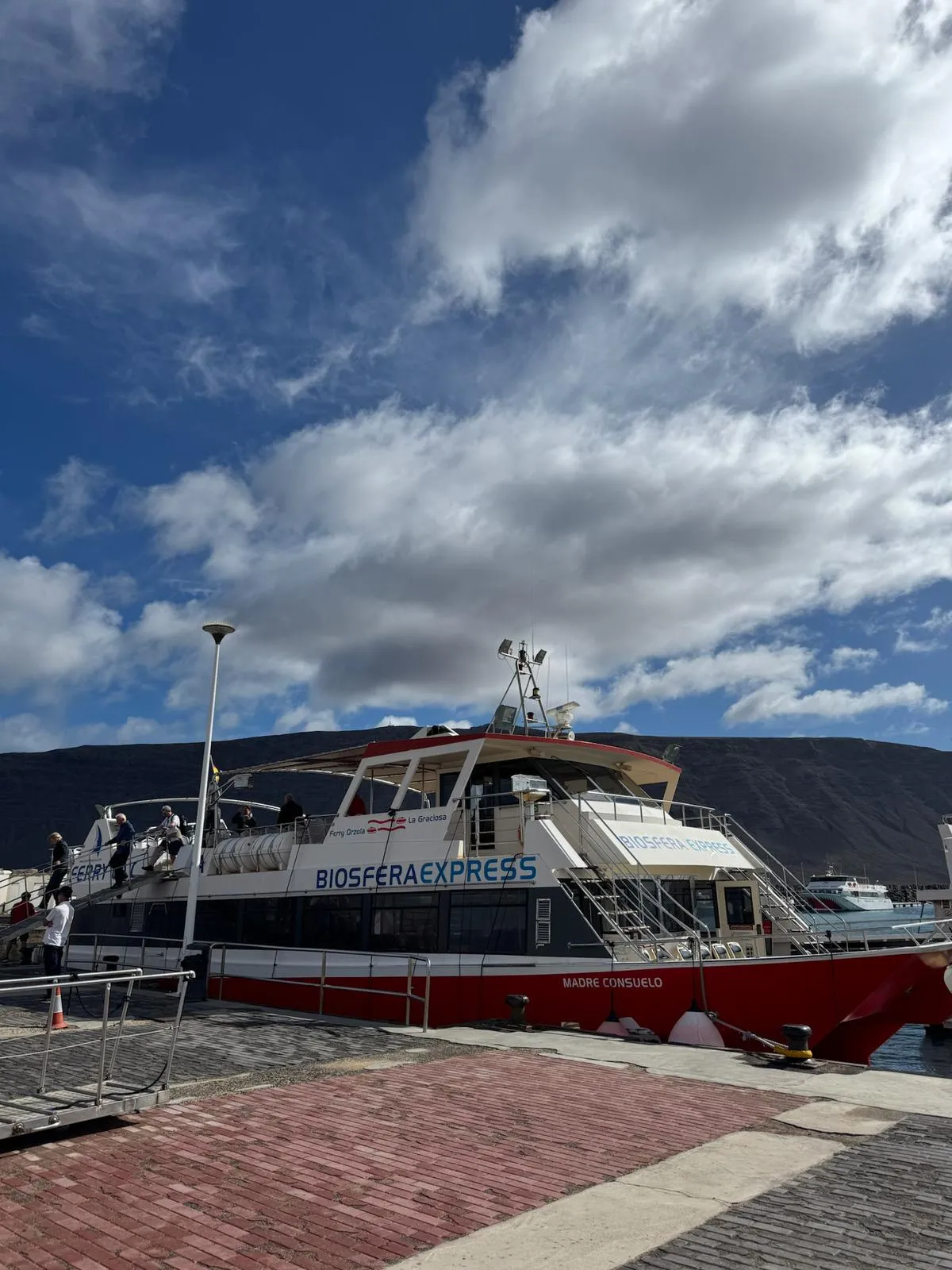 WhatsApp Image 2026-01-18 at 15.05.06 (2)